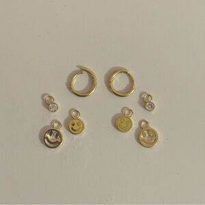 BRAND NEW Caitlyn Minimalist gold smiley face hoop earrings